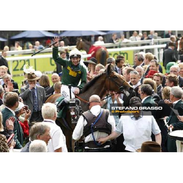 Seb Sanders, triumphing, enters the winner circle on Look Here after winning the Juddmonte Oaks Epsom, 6th june 2008 ph. Stefano Grasso