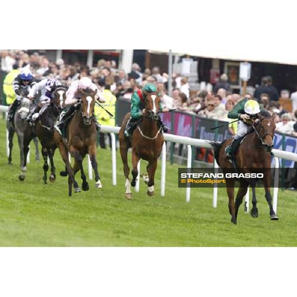 Seb Sanders on Look Here flyes toward the line of the Juddmonte Oaks Epsom, 6th june 2008 ph. Stefano Grasso