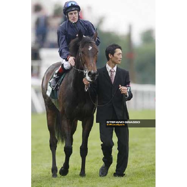 Johnny Murtagh on Soldier of Fortune after winning the Juddmonte Coronation Cup Epsom, 6th june 2008 ph. Stefano Grasso