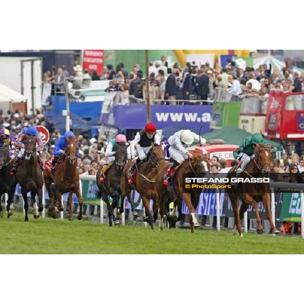 at the last few meters of The Vodafone Derby, Kevin Manning leads on New Approach and Ryan Moore on Tartan Bearer Epsom, 7th june 2008 ph. Stefano Grasso