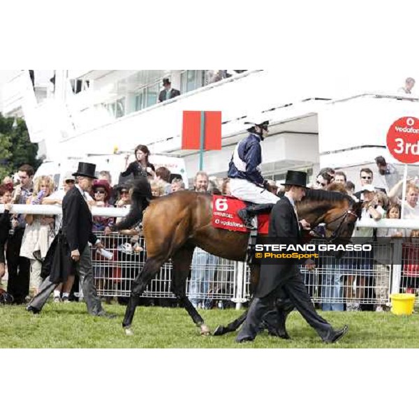 Luca Cumani with Jamie Spencer on Curtain Call before the start of the Vodafone Derby Epsom, 7th june 2008 ph. Stefano Grasso