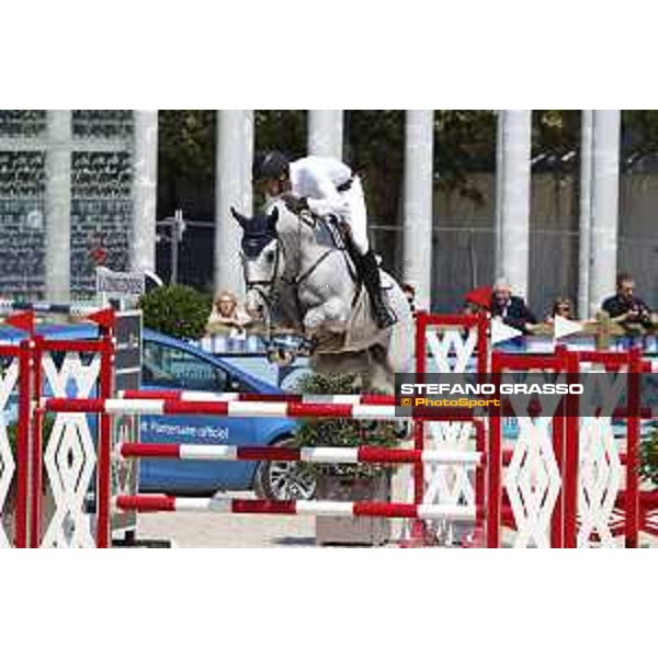 LGCT of Paris Eiffel - Class 9 - Rene Lopez (COL) on Big Brother - Paris Eiffel, Champ de Mars, 6 July 2018 - ph.Stefano Grasso/LGCT