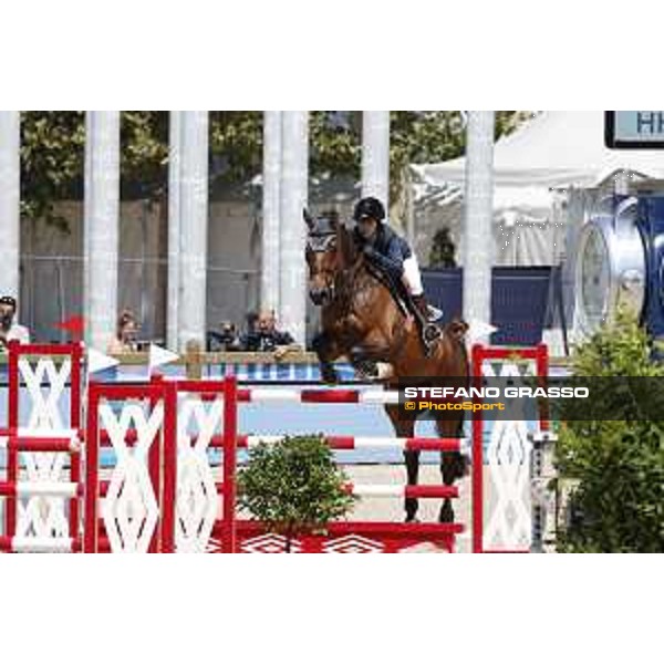LGCT of Paris Eiffel - Class 9 - Alexandra Thornton (GBR) on HHS Figero - Paris Eiffel, Champ de Mars, 6 July 2018 - ph.Stefano Grasso/LGCT
