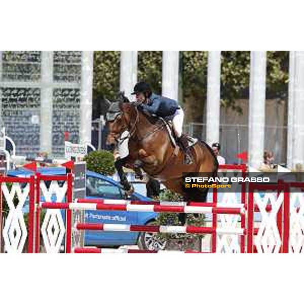 LGCT of Paris Eiffel - Class 9 - Alexandra Thornton (GBR) on HHS Figero - Paris Eiffel, Champ de Mars, 6 July 2018 - ph.Stefano Grasso/LGCT