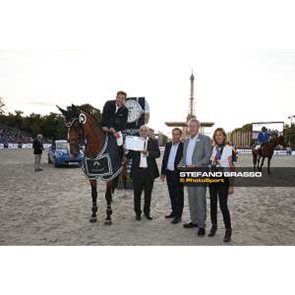 LGCT of Paris Eiffel - Class 6 - Prize giving ceremony - Henrik von Eckermann (SWE) on Flotte Deern 5 - Paris Eiffel, Champ de Mars, 5 July 2018 - ph.Stefano Grasso/LGCT