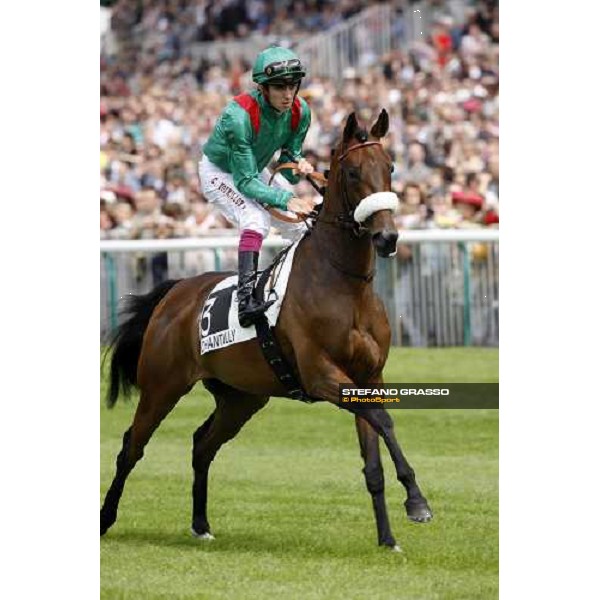 Christophe Soumillon on Zarkava goes to the start of the Prix de Diane Chantilly, 8th june 2008 ph. Stefano Grasso