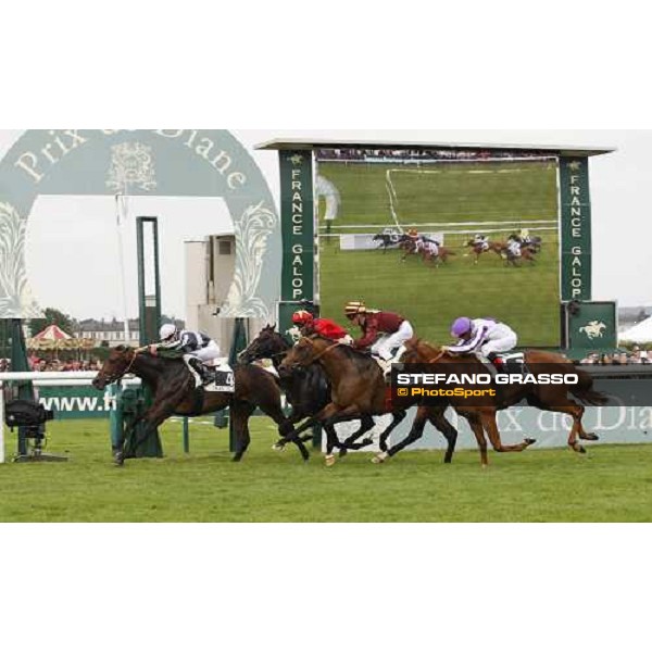 on the post of Pric Paul de Moussac, Christophe Patrice Lemaire wins on Arcadia\'s Angle beating Alberto Sanna on Senlis and Mendizabal on Yorktown Chantilly, 8th june 2008 ph. Stefano Grasso