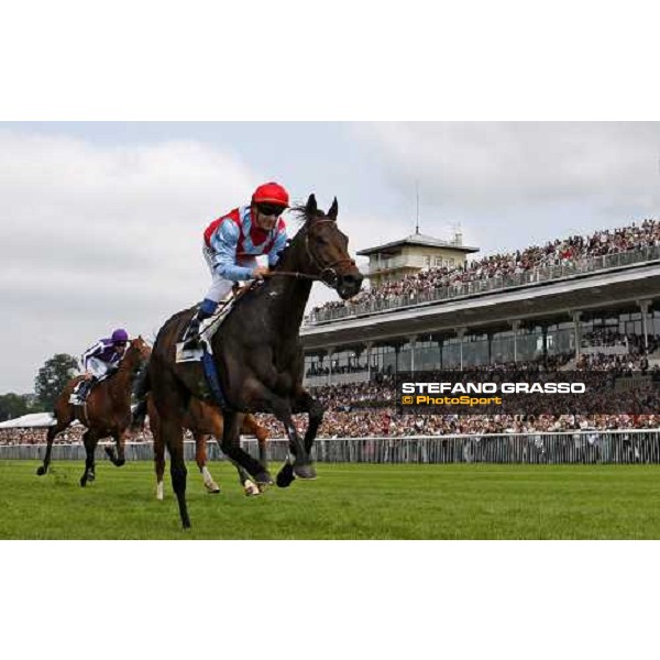 Olivier Peslier on Spirito del Vento wins the Prix Equidia ( Prix du Chemin de Fer du Nord) Chantilly, 8th june 2008 ph. Stefano Grasso