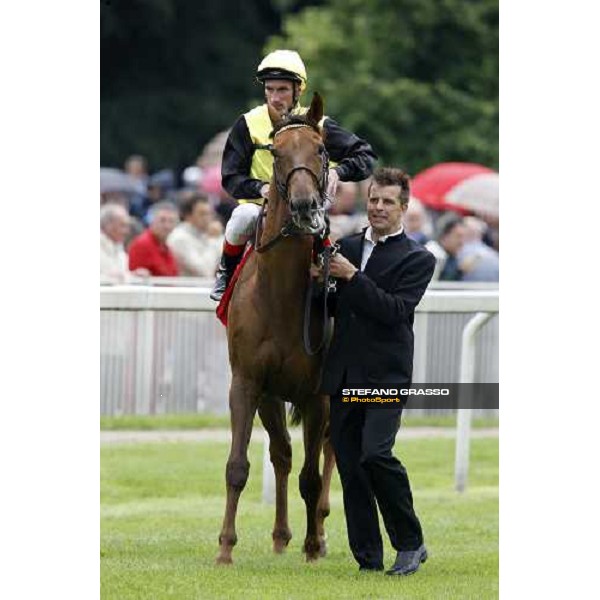 Andrasch Starke parades Quijano before winning the Gran Premio Milano Milan San Siro, 15th june 2008 ph. Stefano Grasso