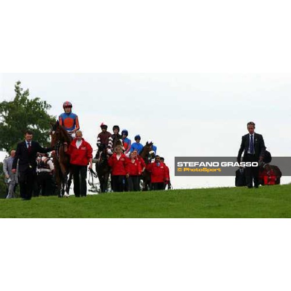 parading of The Vodafone Oaks - All Too Beautiful -J.P.Spencer Espom 4th june 2004 ph. Stefano Grasso