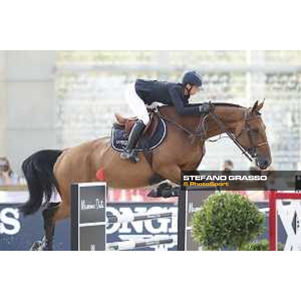 LGCT of Paris Eiffel - Class 11 - Jane Richard Philips (SUI) on Izmir van de Bayenne - Paris Eiffel, Champ de Mars, 6 July 2018 - ph.Stefano Grasso/LGCT