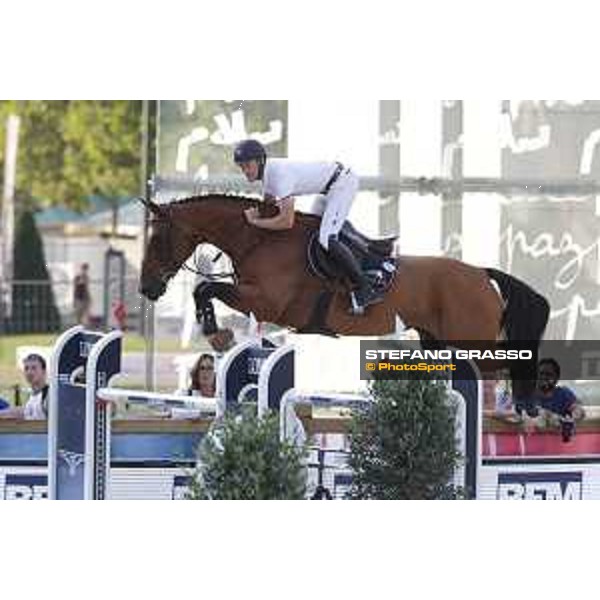 LGCT of Paris Eiffel - Class 11 - Niels Bruynseels (BEL) on Delux van T & L - Paris Eiffel, Champ de Mars, 6 July 2018 - ph.Stefano Grasso/LGCT