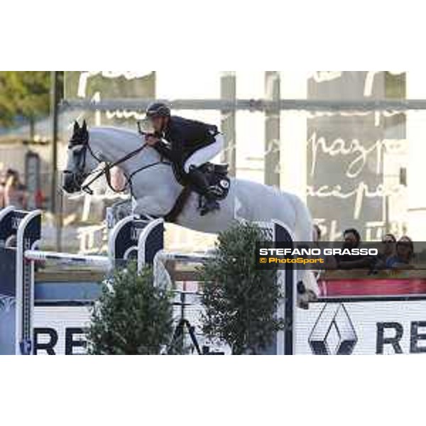 LGCT of Paris Eiffel - Class 11 - Bertram Allen (IRL) on Hector van d?Abdijhoeve - Paris Eiffel, Champ de Mars, 6 July 2018 - ph.Stefano Grasso/LGCT