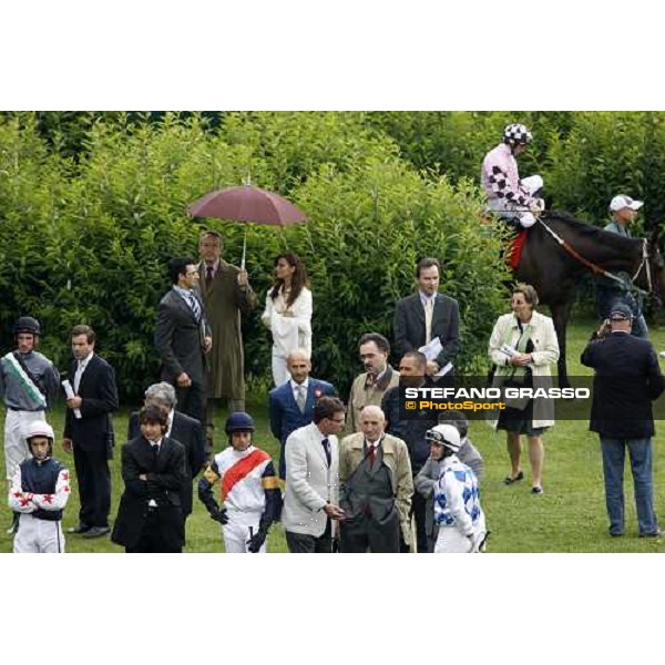 an aerial view of the parade ring of the Oaks d\' Italia with at left the winners Andrasch Starke and Peter Schergen Milan San Siro, 15th june 2008 ph. Stefano Grasso