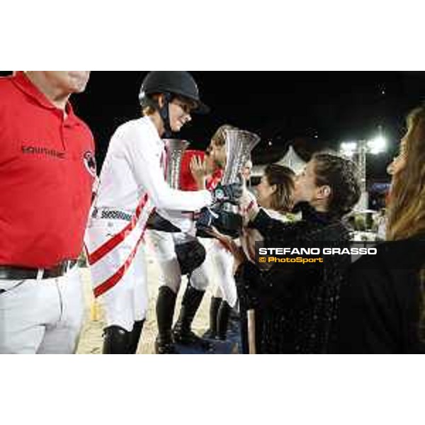 LGCT of Monaco - Pro Am Cup - Charlotte Casiraghi presents the trophy to the winning team - Monaco, Port Hercule, 29 June 2018 - ph.Stefano Grasso/LGCT