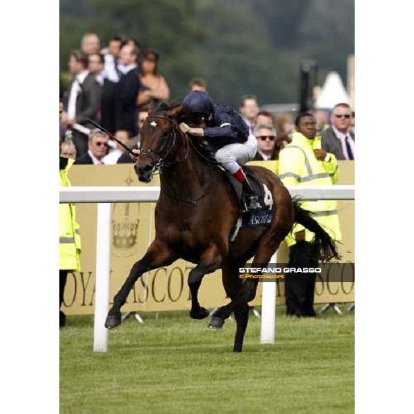Royal Ascot -1st day - Johnny Murtagh on Henrythenavigator flyes to the post and goes to win the St. James\'s Palace Ascot, 17th june 2008 ph. Stefano Grasso