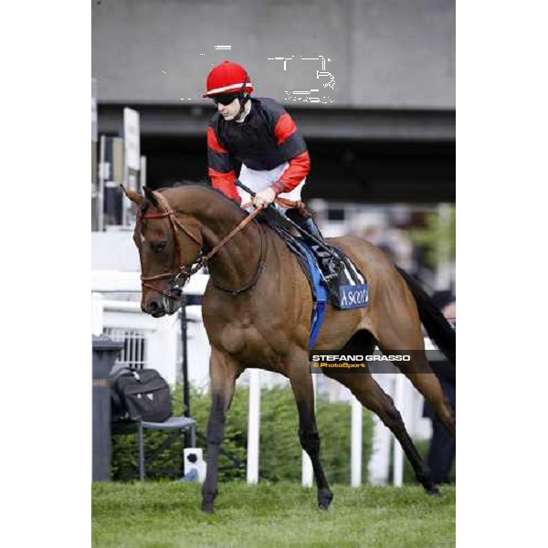 Christophe Patrice Lemaire enters the track Sabana Perdida before winning the Windsor Forest Stakes Ascot, 2nd day, 18th june 2008 ph. Stefano Grasso