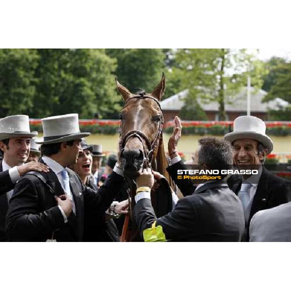 the winning connection of Sabana Perdida in the winner circle of the Windsor Forest Stakes Ascot, 2nd day, 18th june 2008 ph. Stefano Grasso