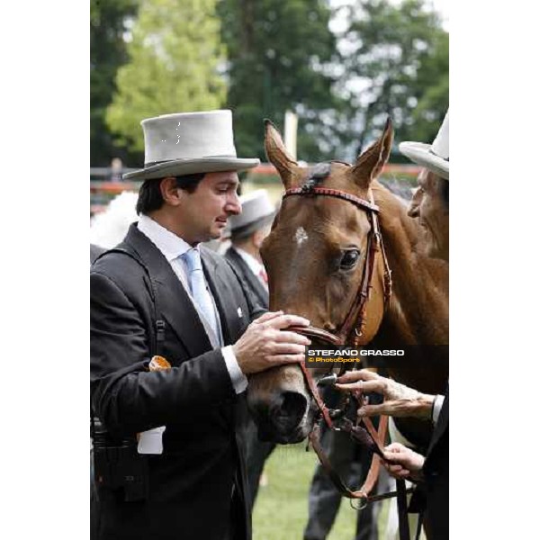 Andrea Rossi with his father and Sabana Perdida in the winner circle of the Windsor Forest Stakes Ascot, 2nd day, 18th june 2008 ph. Stefano Grasso