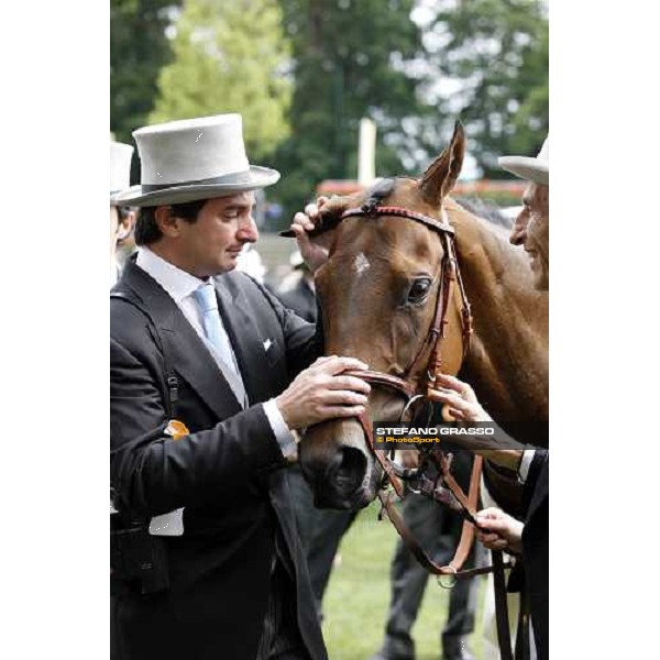 Andrea Rossi with his father and Sabana Perdida in the winner circle of the Windsor Forest Stakes Ascot, 2nd day, 18th june 2008 ph. Stefano Grasso