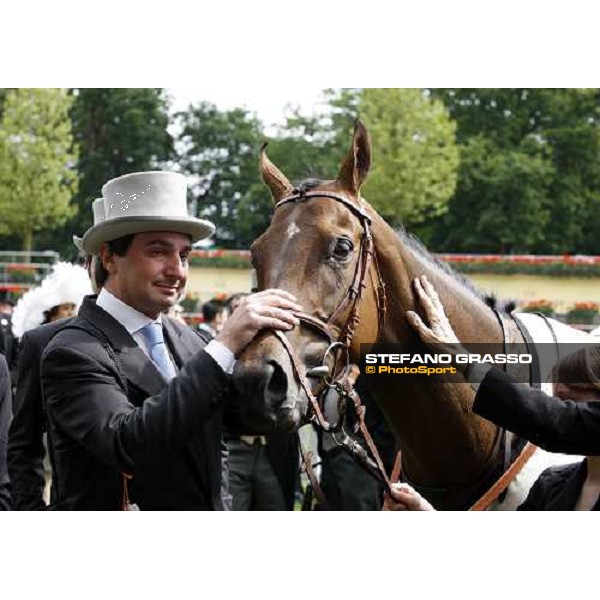Andrea Rossi with Sabana Perdida in the winner circle of the Windsor Forest Stakes Ascot, 2nd day, 18th june 2008 ph. Stefano Grasso