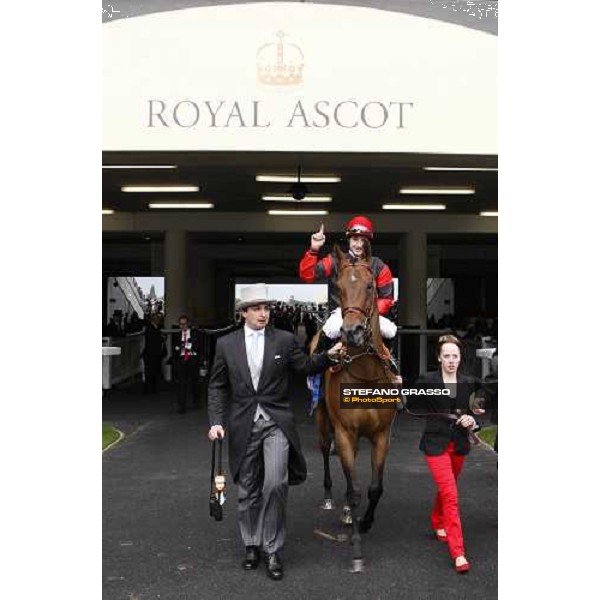 Christophe Patrice Lemaire with Andrea Rossi and Sabana Perdida enters the winner circle after winning the Windsor Forest Stakes Ascot, 2nd day, 18th june 2008 ph. Stefano Grasso