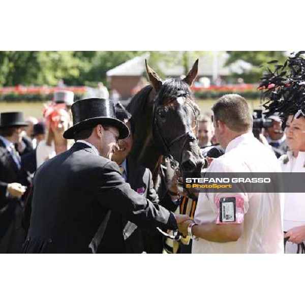 Aidan O\' Brien congratulates with the groom after winning the Gold Cup with Yeats Ascot, 19th june 2008 ph. Stefano Grasso