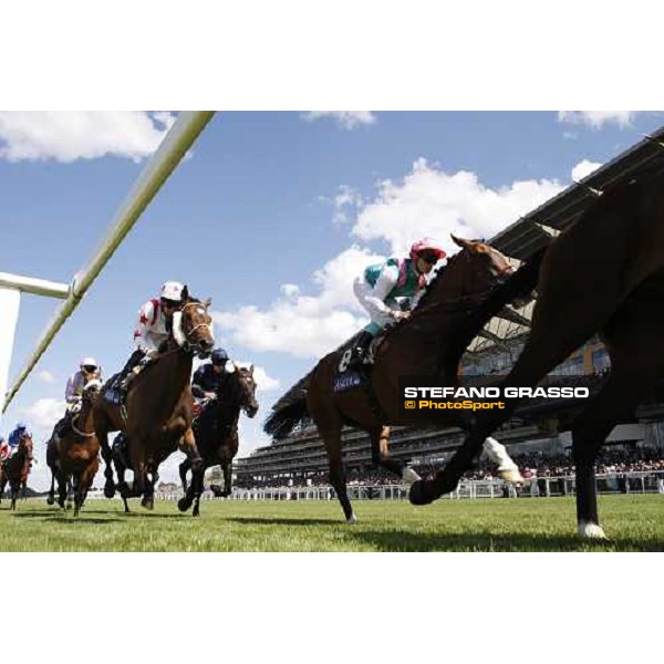 Johnny Murtagh on Yeats in the middle of the group at the first passage of the Gold Cup Ascot, 19th june 2008 ph. Stefano Grasso