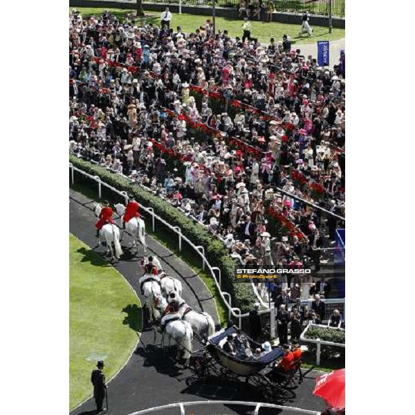 Royal Ascot - Ladies\' Day - The Queen arrives at Ascot Ascot, 19th june 2008 ph. Stefano Grasso