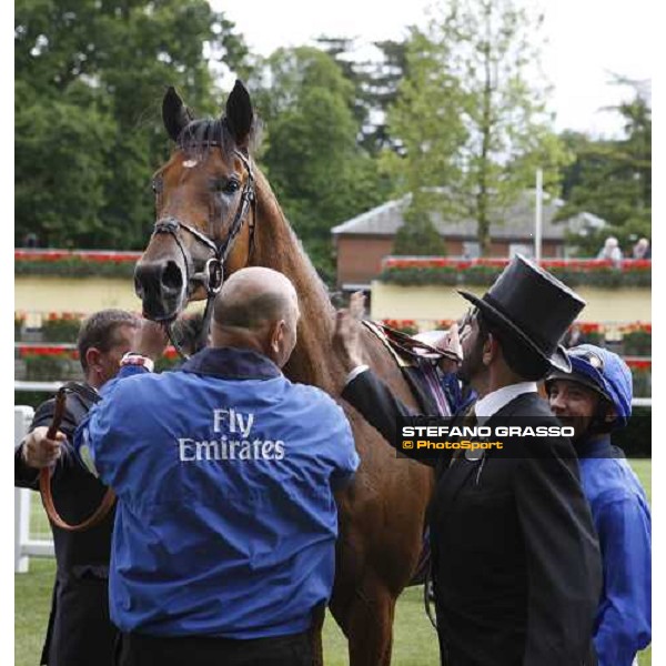 Royal Ascot - 4th day - Sheihk Mohamed thanks Campanologist after winning the King Edward VII Stakes and Frankie Dettori smiling Ascot, 20th june 2008 ph. Stefano Grasso