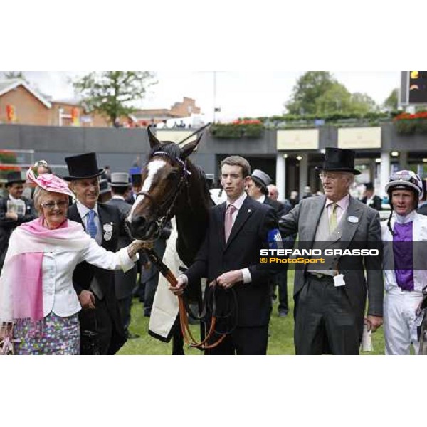 Royal Ascot - 4th day - the winning connection of the Coronation Stakes with Lush LAshes, the owners, trainer Jim Bolger, Kevin Manning and the groom Ascot, 20th june 2008 ph. Stefano Grasso