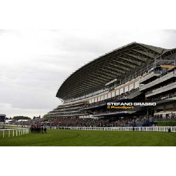 Royal Ascot - 4th day - a panoramic view of the packed grandstand during the 4th day at Royal Ascot Ascot, 20th june 2008 ph. Stefano Grasso