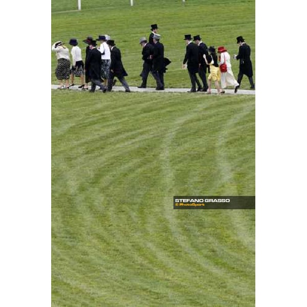 Royal Ascot - 4th day - fashion hats and top hats Ascot, 20th june 2008 ph. Stefano Grasso