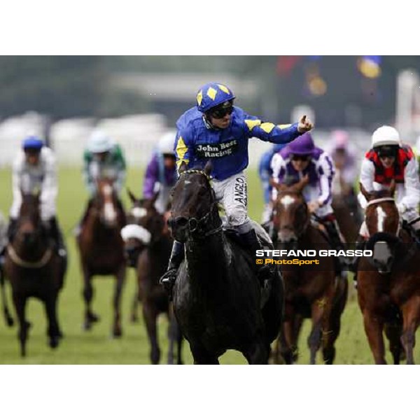 Royal Ascot - 5th day - Seb Sanders on Kingsgate Native wins the Golden Jubilee Stakes Ascot, 20th june 2008 ph. Stefano Grasso