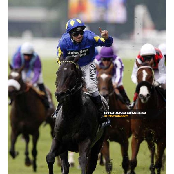 Royal Ascot - 5th day - Seb Sanders on Kingsgate Native wins the Golden Jubilee Stakes Ascot, 20th june 2008 ph. Stefano Grasso