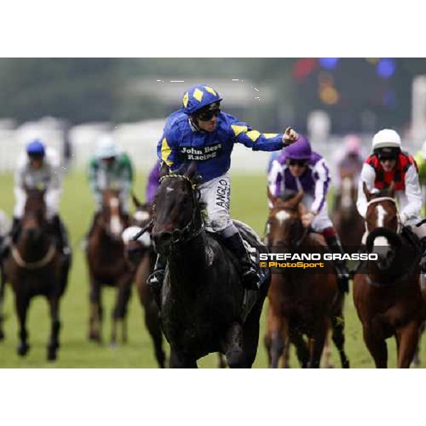Royal Ascot - 5th day - Seb Sanders on Kingsgate Native wins the Golden Jubilee Stakes Ascot, 20th june 2008 ph. Stefano Grasso
