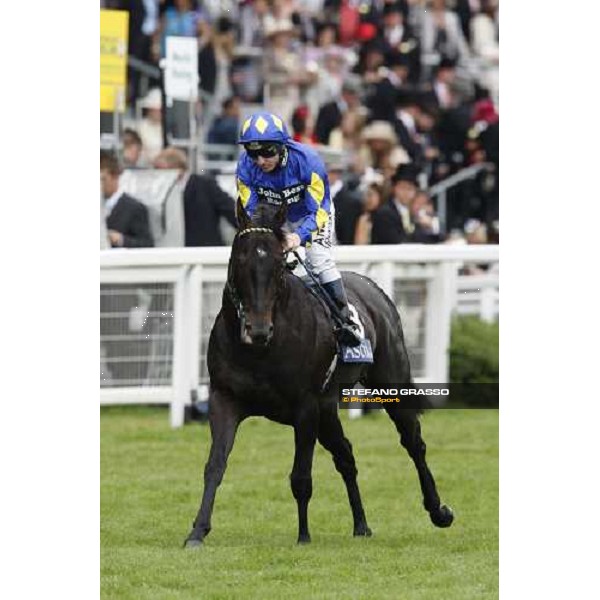 Royal Ascot - 5th day - Seb Sanders cantering on Kingsgate Native before winning the Golden Jubilee Stakes Ascot, 20th june 2008 ph. Stefano Grasso