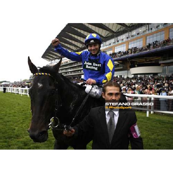 Royal Ascot - 5th day - Seb Sanders on Kingsgate Native celebrates after winning the Gold Jubilee Stakes Ascot, 20th june 2008 ph. Stefano Grasso