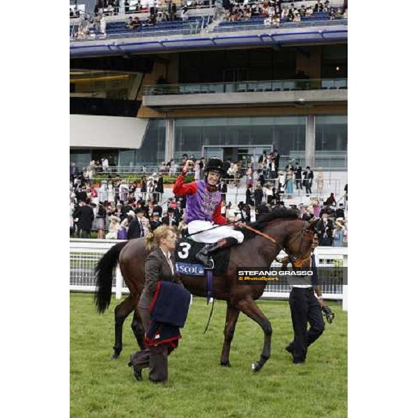 Royal Ascot - 5th day - Richard Hughes celebrates after winning with Free Agent the Chesham Stakes Ascot, 20th june 2008 ph. Stefano Grasso