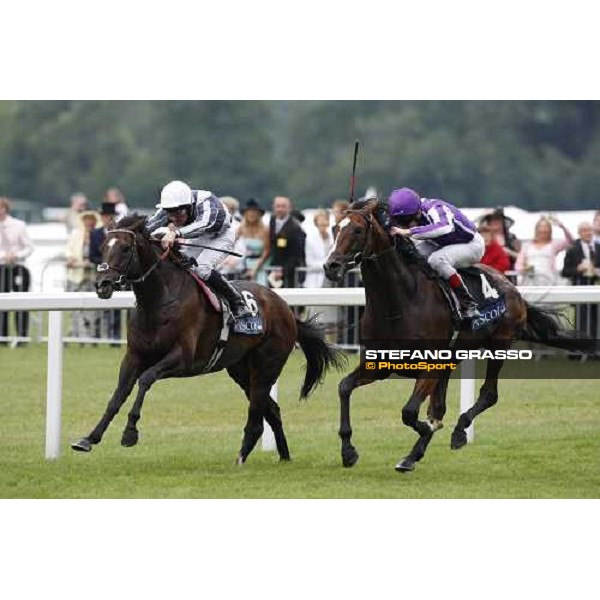 Royal Ascot - 5th day - Johnny Murtagh on Macarthur and Ted Durcan on Multidimensional at last few meters to the line of the Hardwicke Stakes Ascot, 21th june 2008 ph. Stefano Grasso