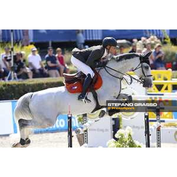 LGCT of Berlin - Class 6 - Simon Delestre (FRA) on Filou Carlo Zimequest - Berlin, Sommergarten, 29 July 2018 - ph.Mario Grassia/LGCT