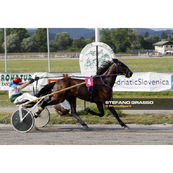 Khavizov Dinar with Angel Sirrius wins the slovenian leg of Mediterranean Trotting Championship 2008 Ljubljana, 6th july 2008 ph. Stefano Grasso