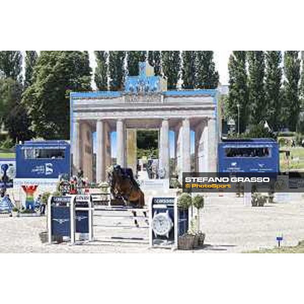 LGCT of Berlin - Class 1 - Lorenzo de Luca (ITA) on Ensor de Litrange XII - Berlin, Sommergarten, 27 July 2018 - ph.Stefano Grasso/LGCT