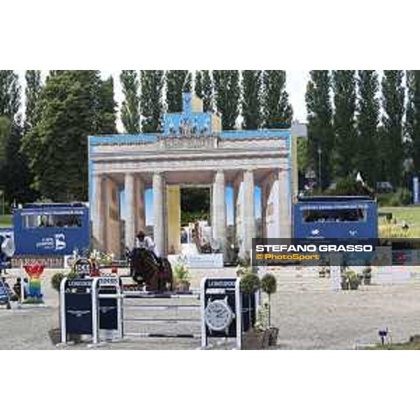 LGCT of Berlin - Class 1 - Michael Whitaker (GBR) on el Wee Widge - Berlin, Sommergarten, 27 July 2018 - ph.Stefano Grasso/LGCT