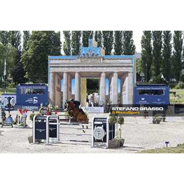 LGCT of Berlin - Class 1 - Roger Yves Bost (FRA) on Vino D\'Espinet - Berlin, Sommergarten, 27 July 2018 - ph.Stefano Grasso/LGCT