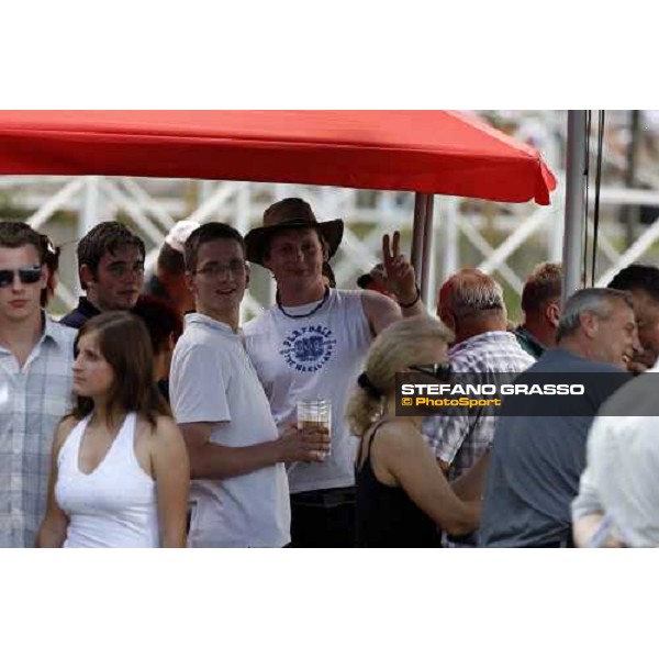 racegoers at Ljubljana racecourse Ljubljana, 6th july 2008 ph. Stefano Grasso