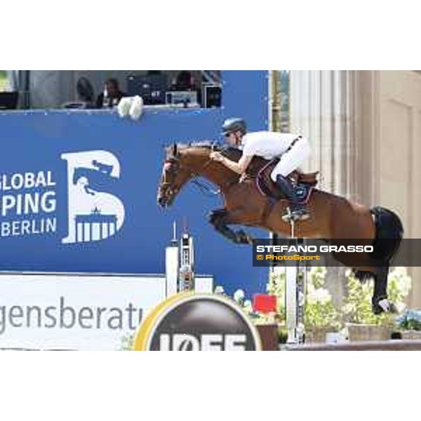 LGCT of Berlin - Class 1 - Peder Fredricson (SWE) on H&M Christian K - Berlin, Sommergarten, 27 July 2018 - ph.Stefano Grasso/LGCT