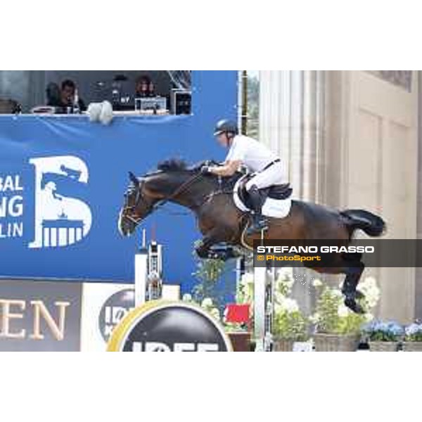 LGCT of Berlin - Class 1 - Michael Whitaker (GBR) on el Wee Widge - Berlin, Sommergarten, 27 July 2018 - ph.Stefano Grasso/LGCT