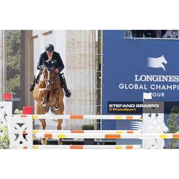 LGCT of Berlin - Class 1 - Roger Yves Bost (FRA) on Vino D\'Espinet - Berlin, Sommergarten, 27 July 2018 - ph.Stefano Grasso/LGCT
