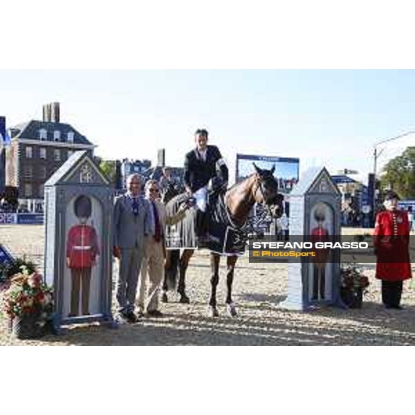 LGCT of London - Class 15 - Prize giving ceremony - Harrie Smolders (NED) on Zinius - London, Royal Hospital Chelsea, 5 August 2018 - ph.Stefano Grasso/LGCT